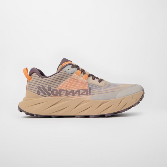 Cadí M trail running shoe with engineered mesh upper, soft cushioning, and Vibram Megagrip sole for smooth and rolling terrain.