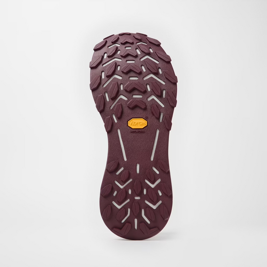 Cadí W trail running shoe with engineered mesh, Vibram Megagrip sole, and responsive cushioning for mountain comfort