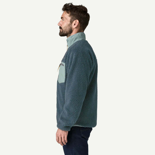 Patagonia Classic Retro-X Summit Blue - indossato di lato