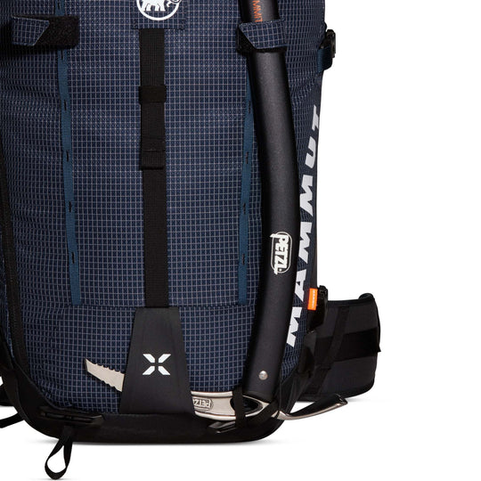 Mammut Trion 28 Women Marine/Black, fissaggio piccozza