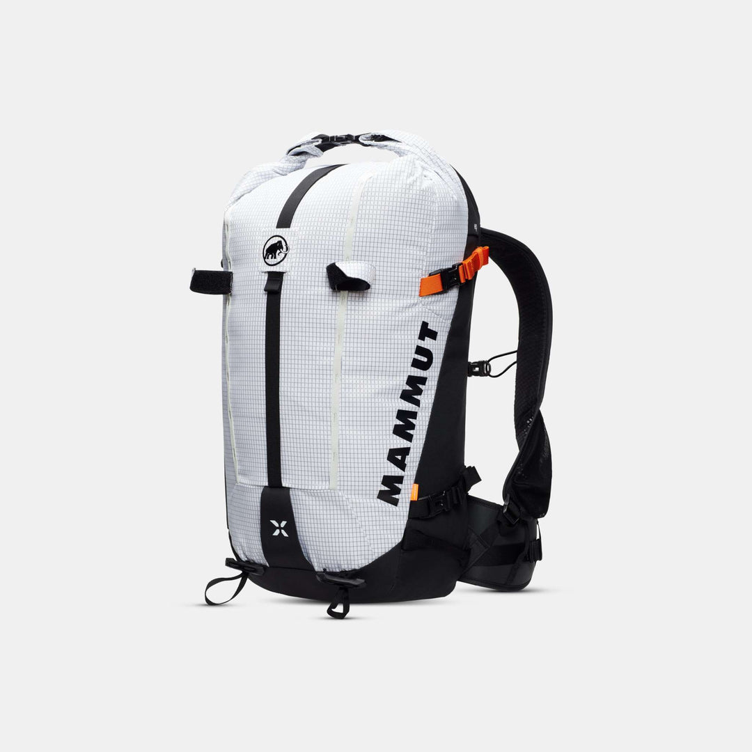 Mammut Trion 28 White/Black - vista principale a tre quarti