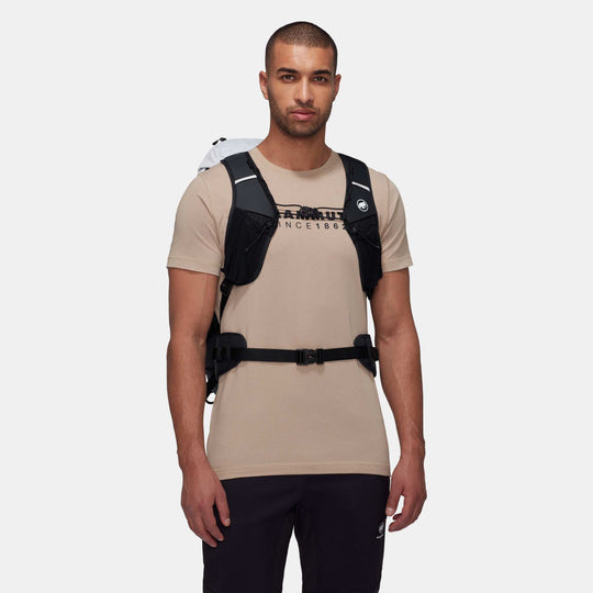 Mammut Trion 38 White/Black - indossato, vista frontale