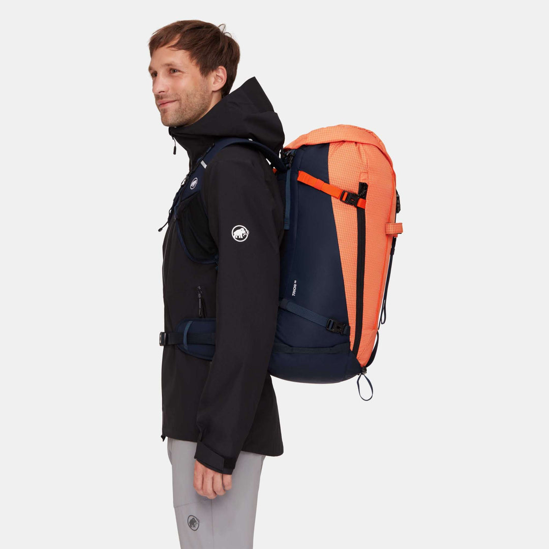 Mammut Trion 38 Arumita/Marine - indossato, vista laterale