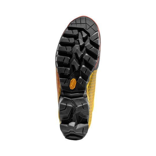 Aequilibrium Speed Gtx lightweight low-cut technical mountaineering shoe with Gore-Tex and Vibram sole