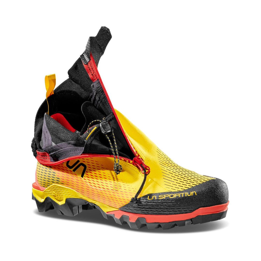 Aequilibrium Speed Gtx lightweight low-cut technical mountaineering shoe with Gore-Tex and Vibram sole