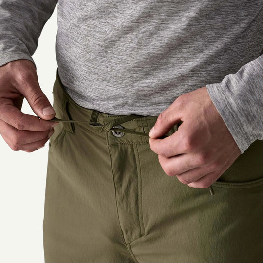 M'S Quandary regular model trousers in resistant nylon and compact design