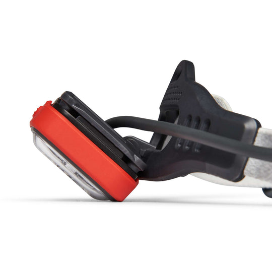 Lampada frontale Distance 1500 con 1500 lumen per uscite notturne di resistenza