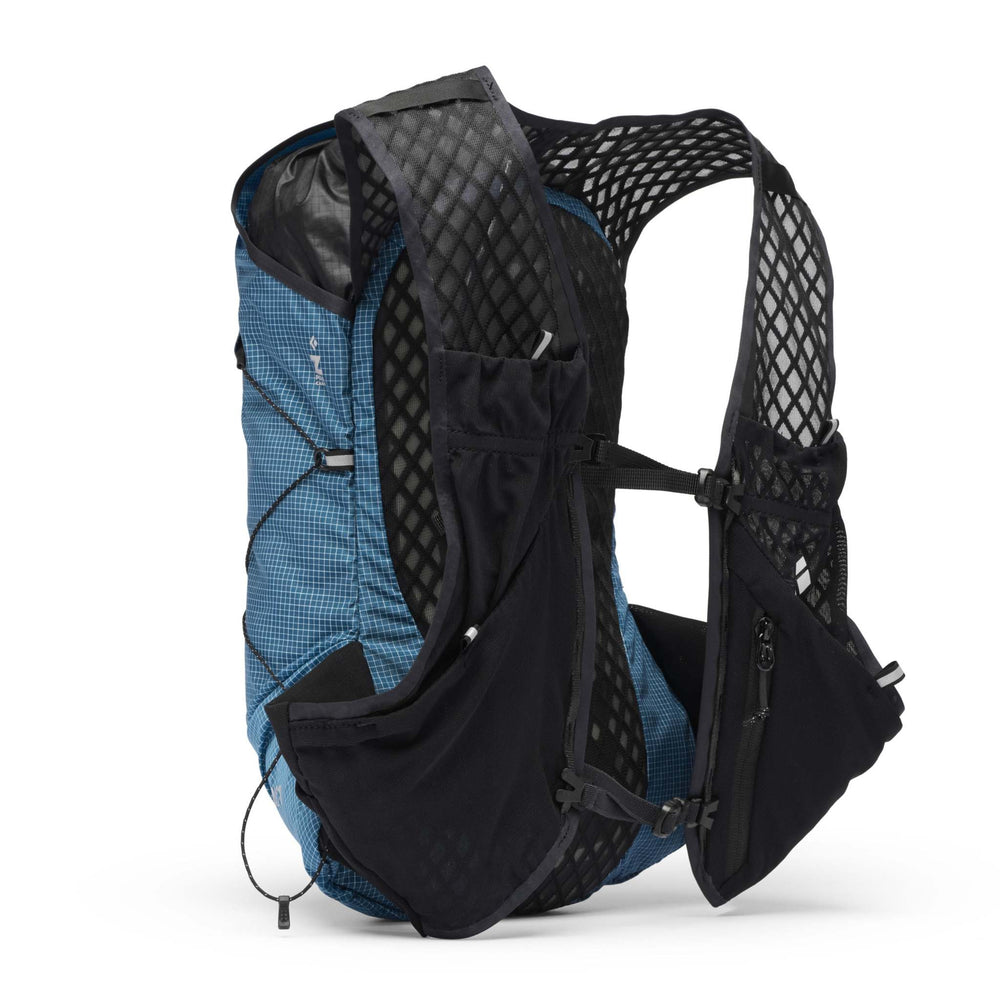 Zaino Distance 8 Backpack nero con design moderno e funzionale