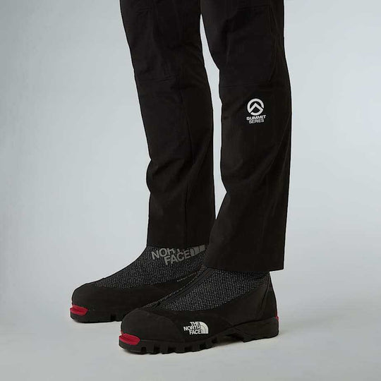 Slim-fit M Summit Off Width Pant for climbers with durable stretch fabric and articulated knees