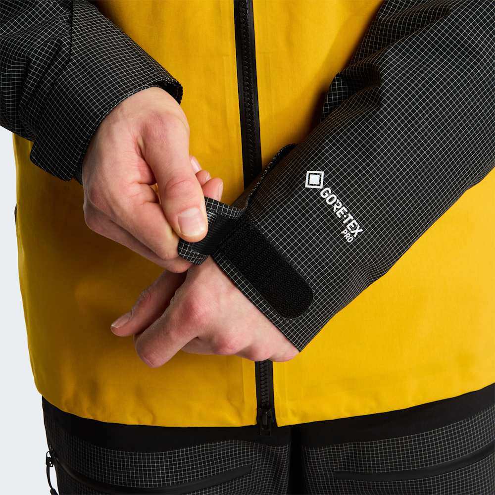 The North Face M Summit Mountain Gtx Pro Jacket – Summit Gold/Tnf Black – dettaglio ALT11
