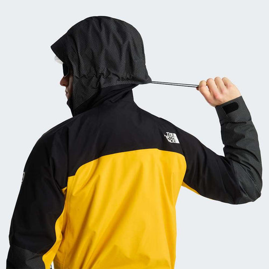 The North Face M Summit Mountain Gtx Pro Jacket – Summit Gold/Tnf Black – dettaglio ALT7