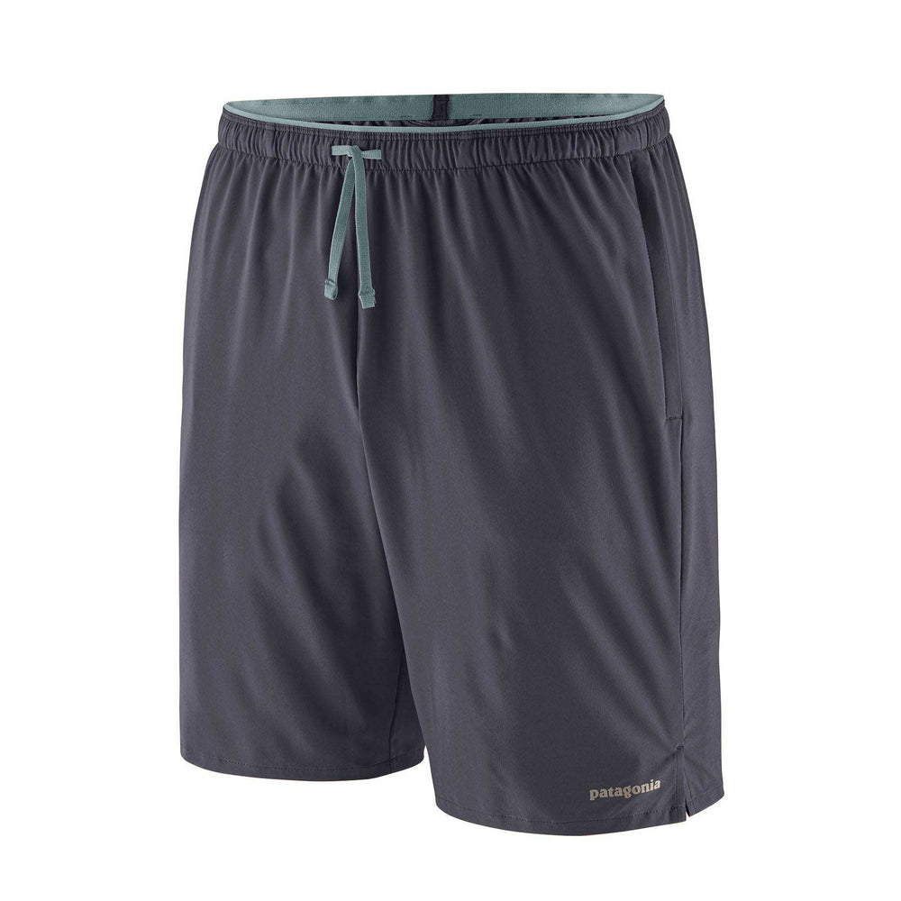 Lightweight breathable Multi Trails shorts in recycled polyester with zip pockets and reflective logo