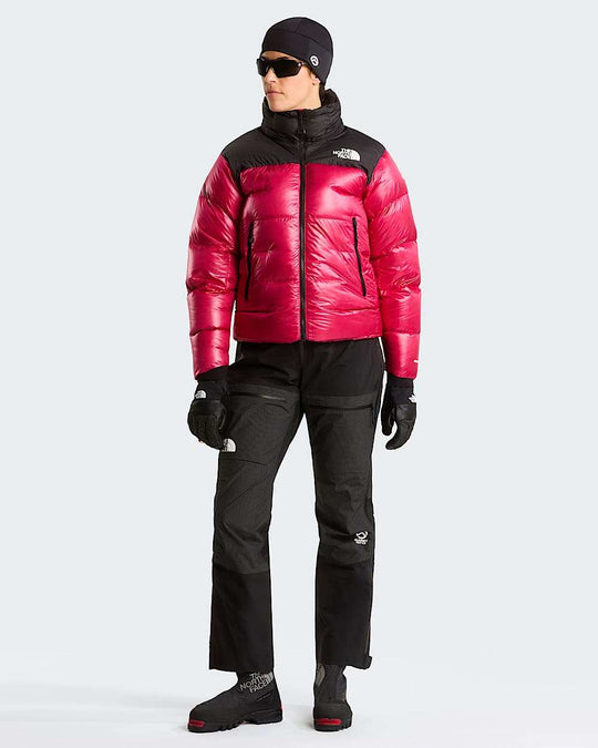 The North Face W Summit Nuptse Jacket NF0A8H3E UL2, TNF Black/Lali Guran - indossata, figura intera