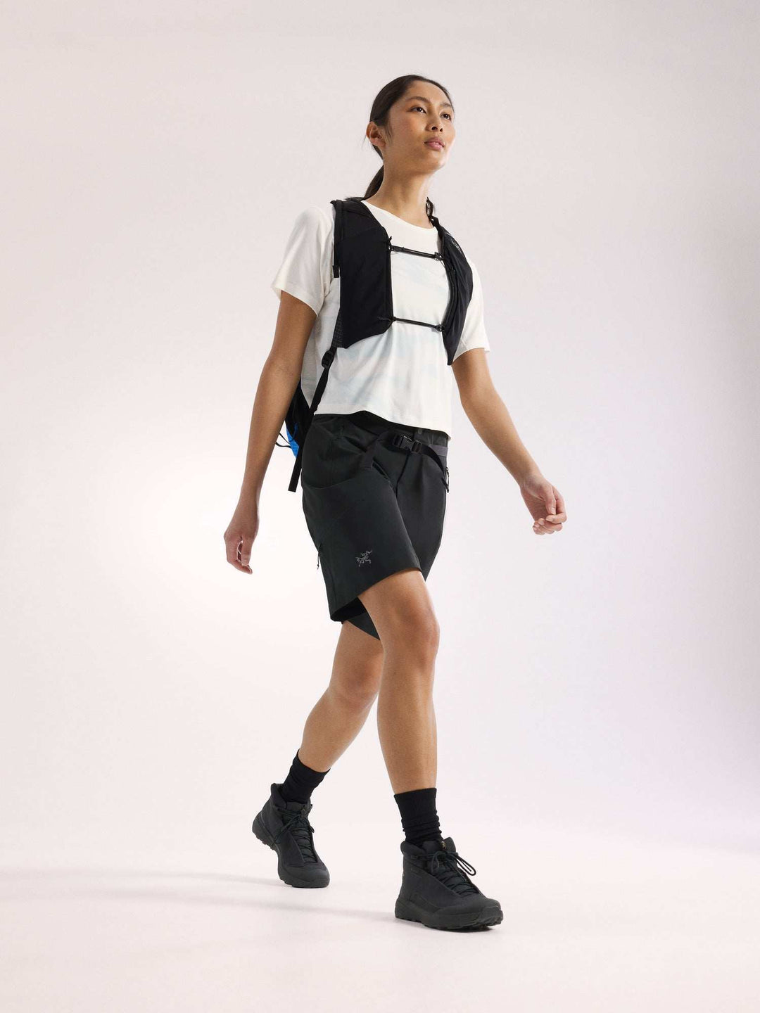 Arc’teryx Gamma Short 9 donna X000010367 Black - vista intera indossata
