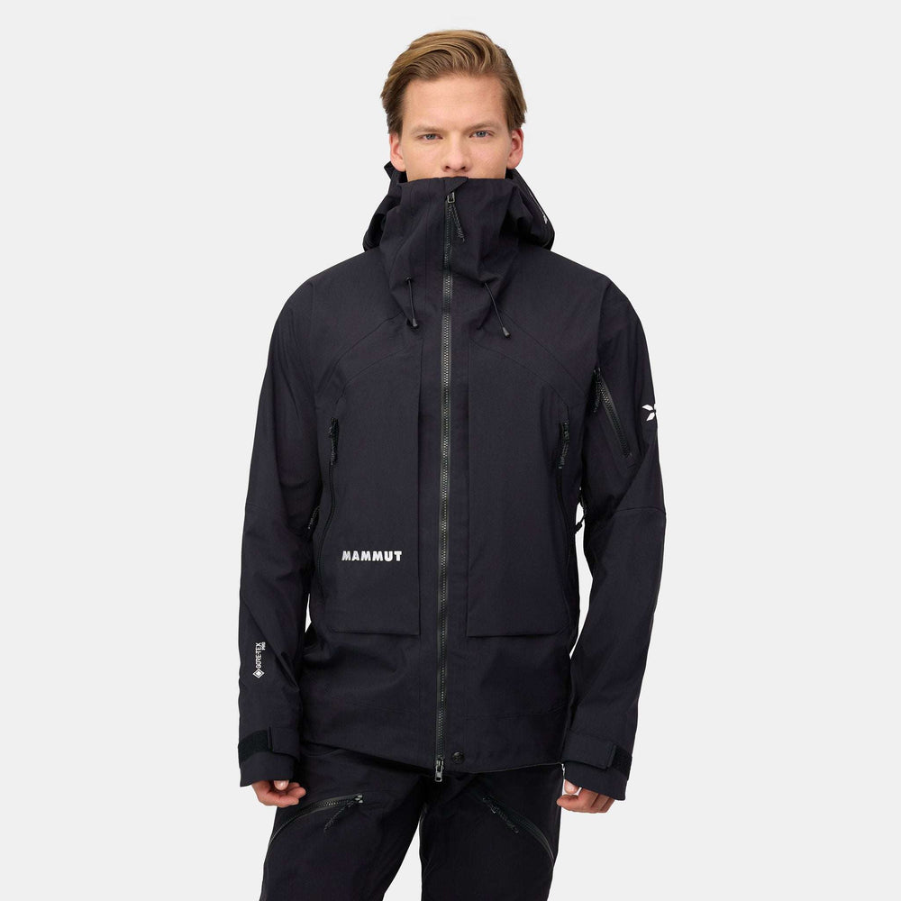 Mammut Eiger Nordwand Pro HS Hooded Jacket Men Black – indossata, vista frontale
