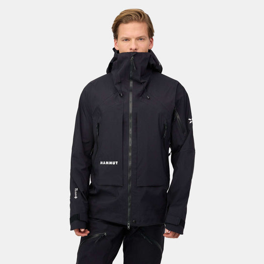 Mammut Eiger Nordwand Pro HS Hooded Jacket Men Black – indossata, vista frontale