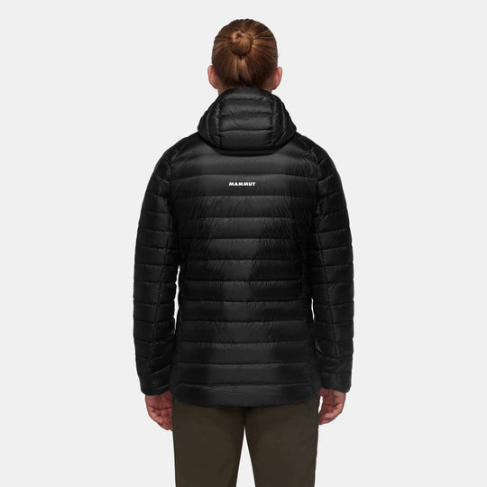 Mammut Broad Peak In Hooded Jacket Men - Black - indossata, vista posteriore