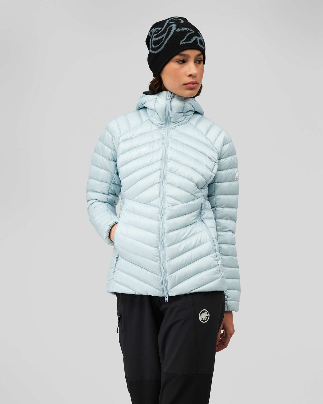 Mammut Broad Peak In Hooded Jacket Women - Nebla - indossata, vista frontale