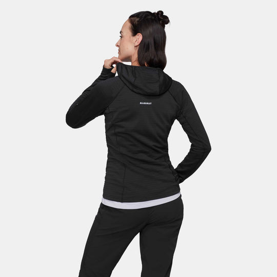 Mammut Taiss ML Hooded Jacket Women Black – indossata, vista posteriore