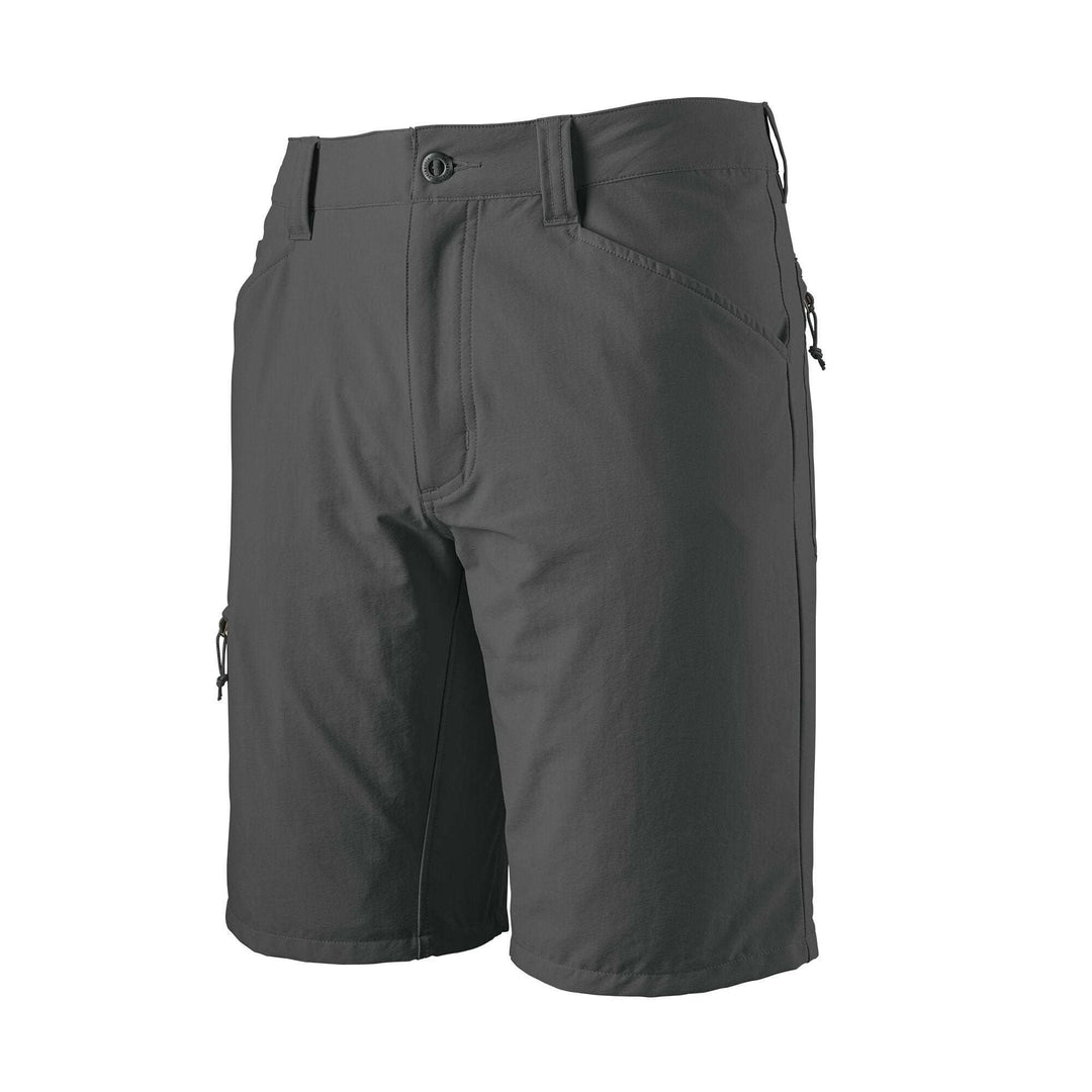 Versatile Quandary Shorts in lightweight, stretch nylon-elastane blend, featuring 40+ UPF sun protection, 25 cm inseam, and multiple pockets.