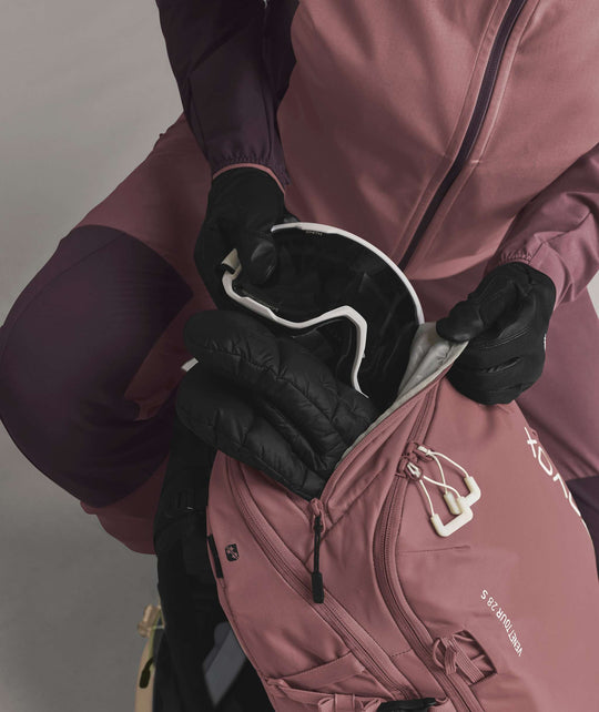 Ortovox Venet Tour 28 S Dusk Rose, tasca superiore con maschera da sci