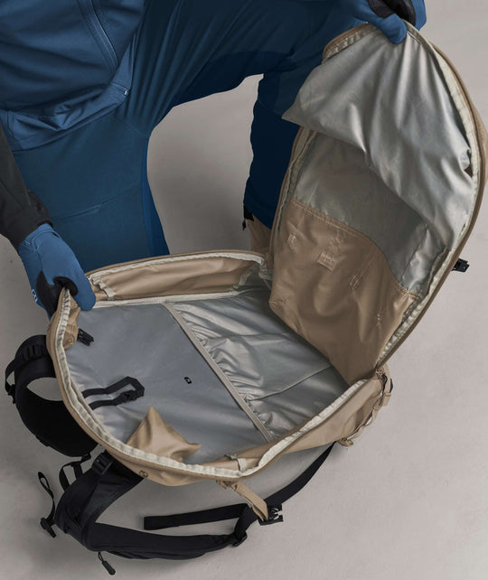 Ortovox Venet Tour 30 Dark Linen, comparto principale aperto