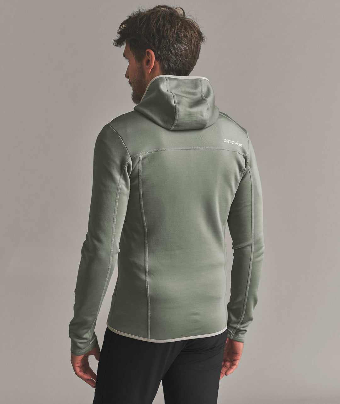 Ortovox Fleece Hoody M Green Sage - indossato retro