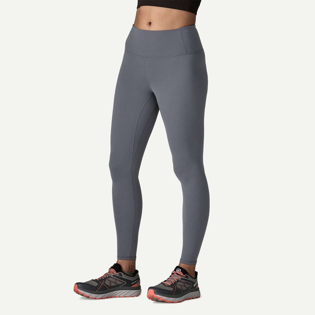 Patagonia Maipo 7/8 Tights donna Smolder Blue, indossato vista laterale