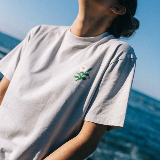 Picture Lyra Tee Vapor Grey Washed, dettaglio grafica sul petto