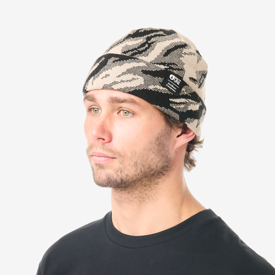 Picture Ribbing Beanie Pure Cashmere II, indossato laterale
