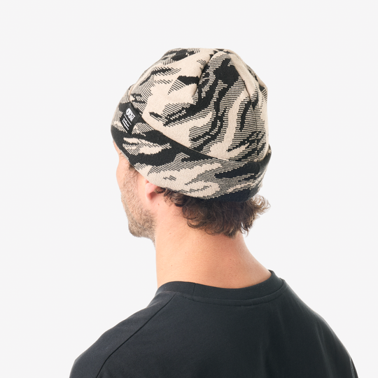Picture Ribbing Beanie Pure Cashmere II, indossato retro