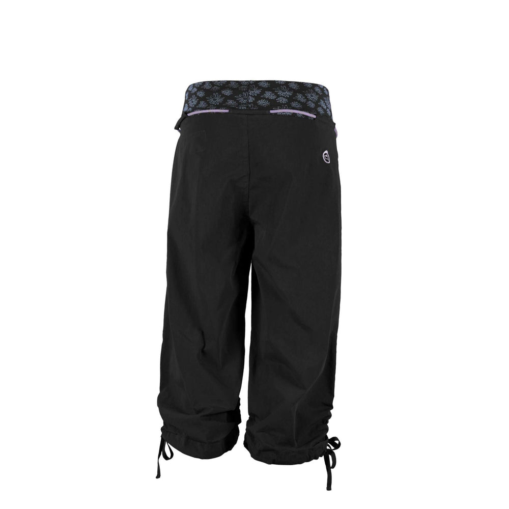 3/4 outdoor trousers in technical poplin with organic cotton belt and rear embroidery, made in Italy.