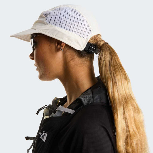 The North Face Summer Lt Run Hat White Dune ALT4
